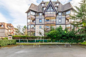 Nice and calm flat with veranda 400m to the beach in Tourgéville - Welkeys